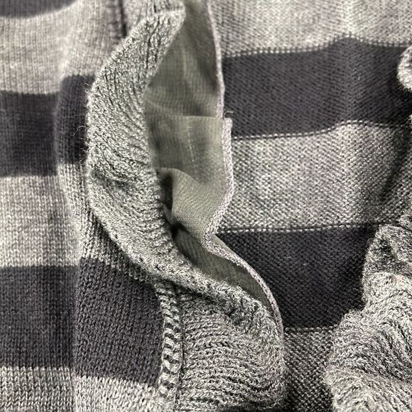 Women’s Epic Threads Gray & Black Ruffled Casual Long Sleeve Sweater (XL) R15 - Picture 5 of 8